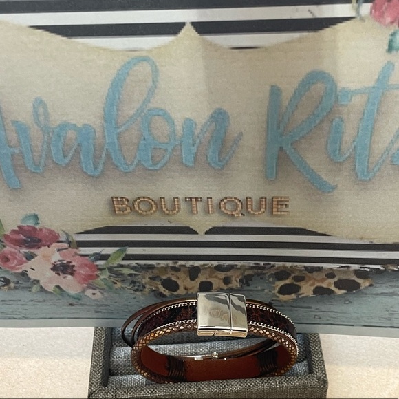 ❤️JUST IN! Brown Bronze Silver Cross Magnetic Bracelet - Picture 4 of 4